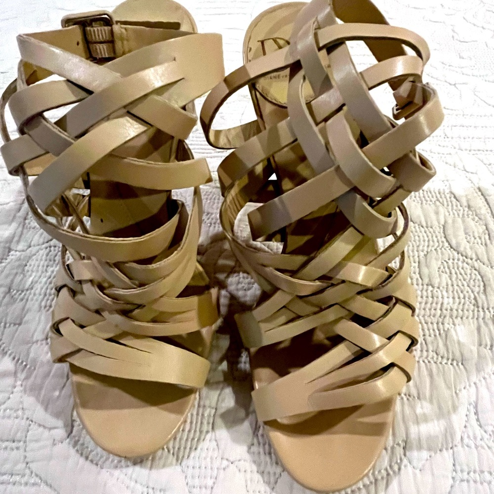 EC Diane von Furstenberg Platform Sandals in Beige leather sz 8